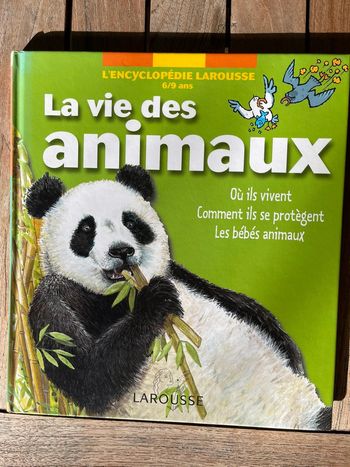 livre l’encyclopédie Larousse