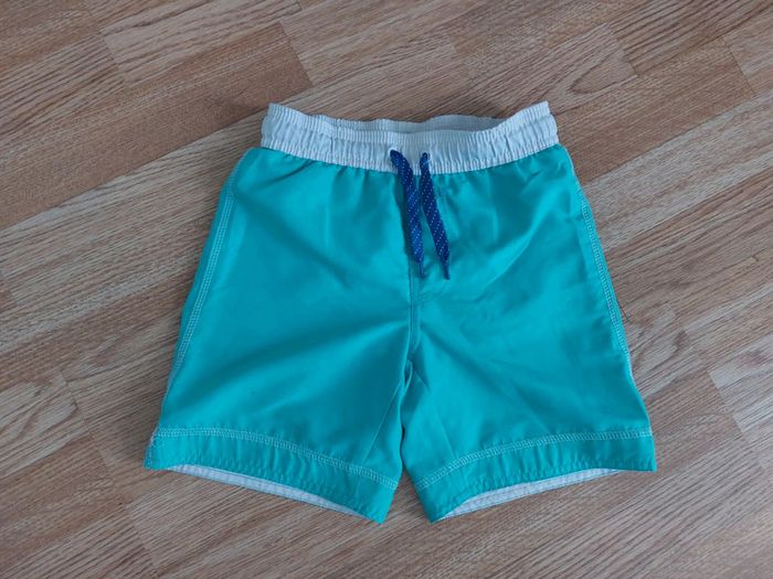 Shorts de bain (taille 110-116).
