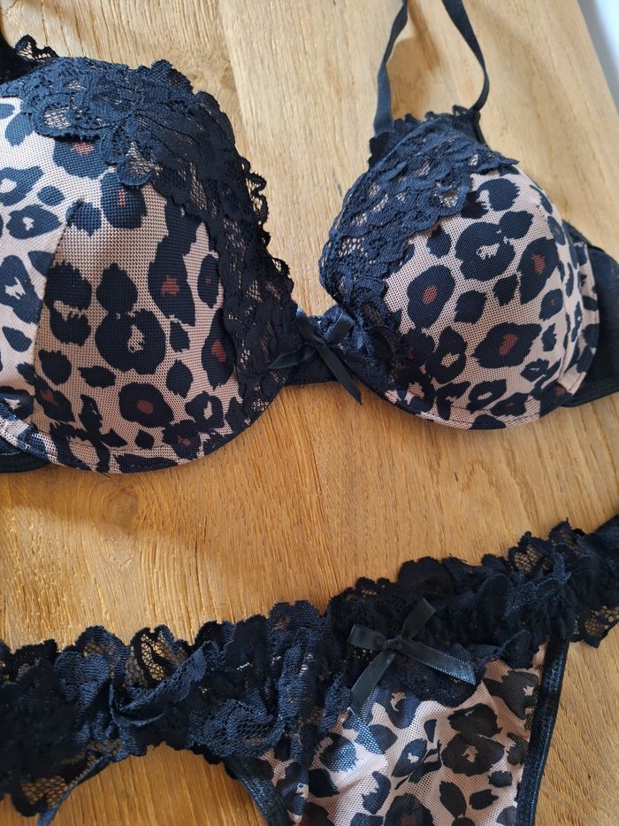 Lingerie neuve taille 40 - photo numéro 2