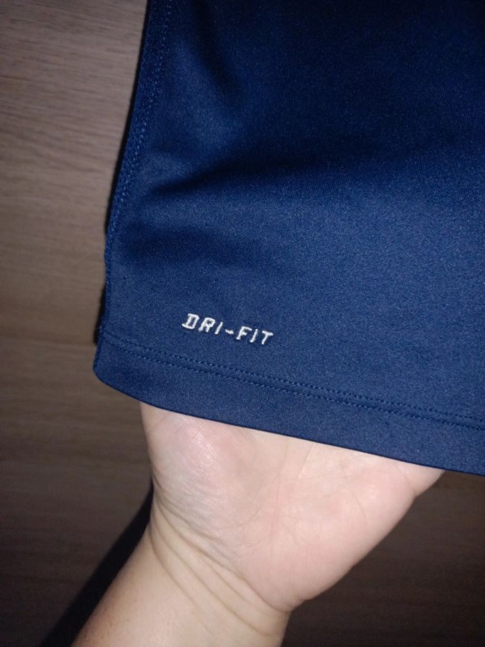 16. Vareuse football Nike S 128-134 8-10ans - photo numéro 4