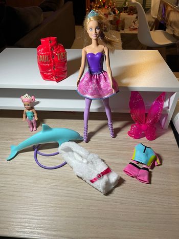 Barbie dreamtopia accessoires divers dauphin et petite sœur  Doudoune sans manche parfum Jean Paul Gaultier