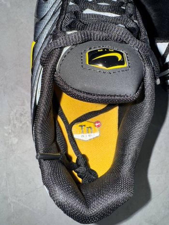 NIKE TN NOIR GRIS JAUNE 37 - photo numéro 3