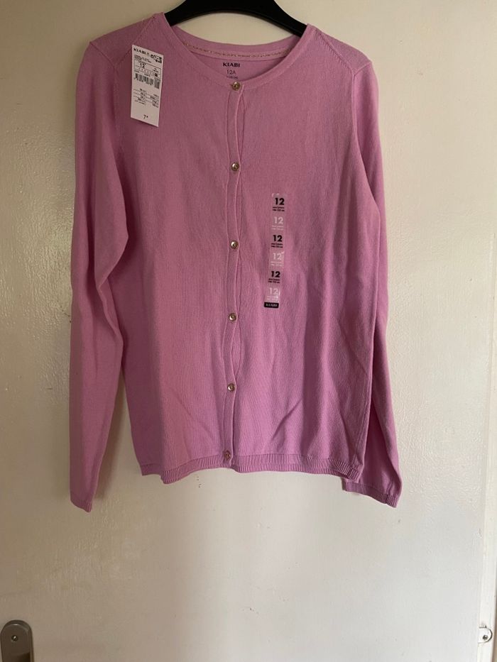 Gilet rose pour fille taille 12 ans. NEUF. KIABI