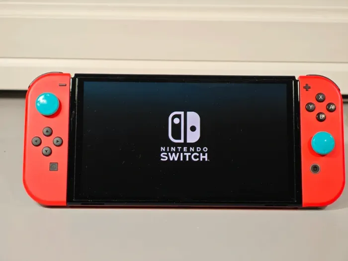 Console Nintendo Switch Oled collector édition rouge Mario / Garanti 1 an - photo numéro 4