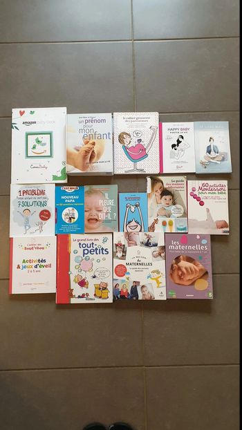 Lot livres : grossesse / naissance / éveil