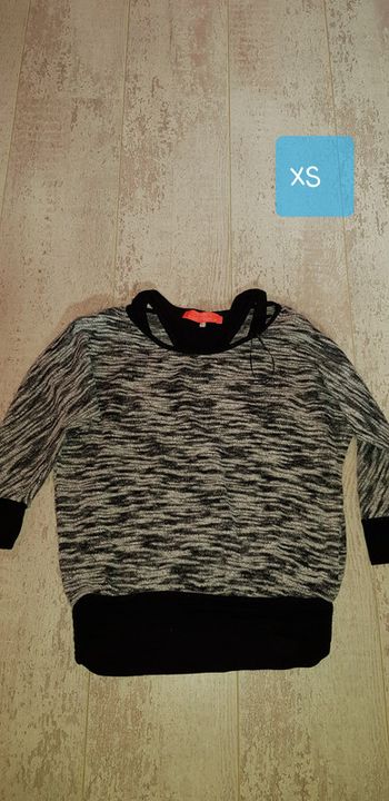 Pull gris et noir débardeur intégré