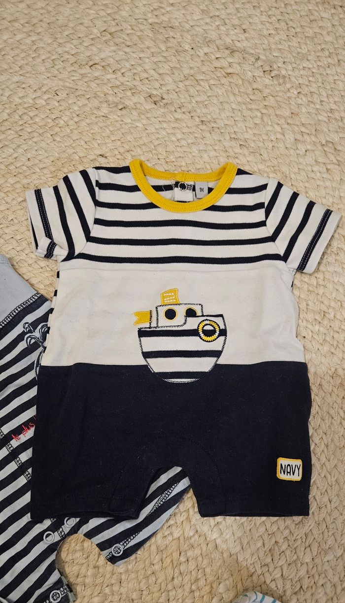 Lot de 4 combinaisons barboteuse  1 mois - photo numéro 3