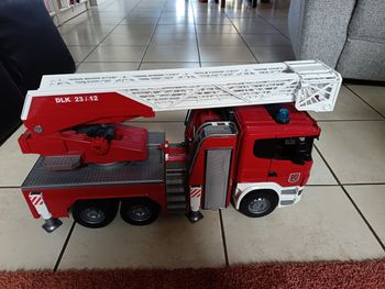 Superbe Camion de pompier Scania 