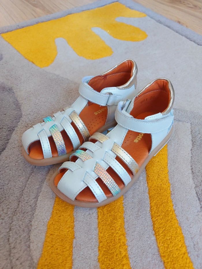 Sandales Babybotte nacrées 26 comme neuves - photo numéro 2