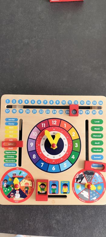 Calendrier et horloger pédagogique en bois