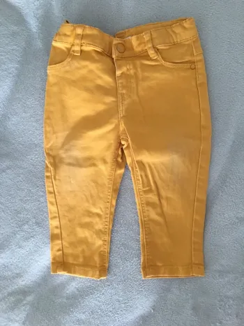 Pantalon moutarde pat et ripaton 12 mois