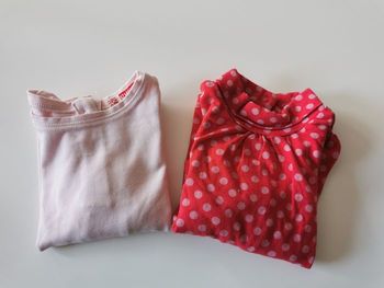 Lot de 2 t-shirt manches longues bébé fille 12mois dpam, orchestra tbe