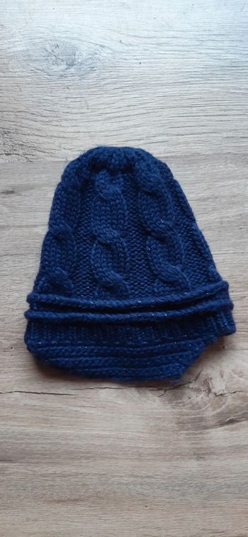 Bonnet bleu marine avec visière