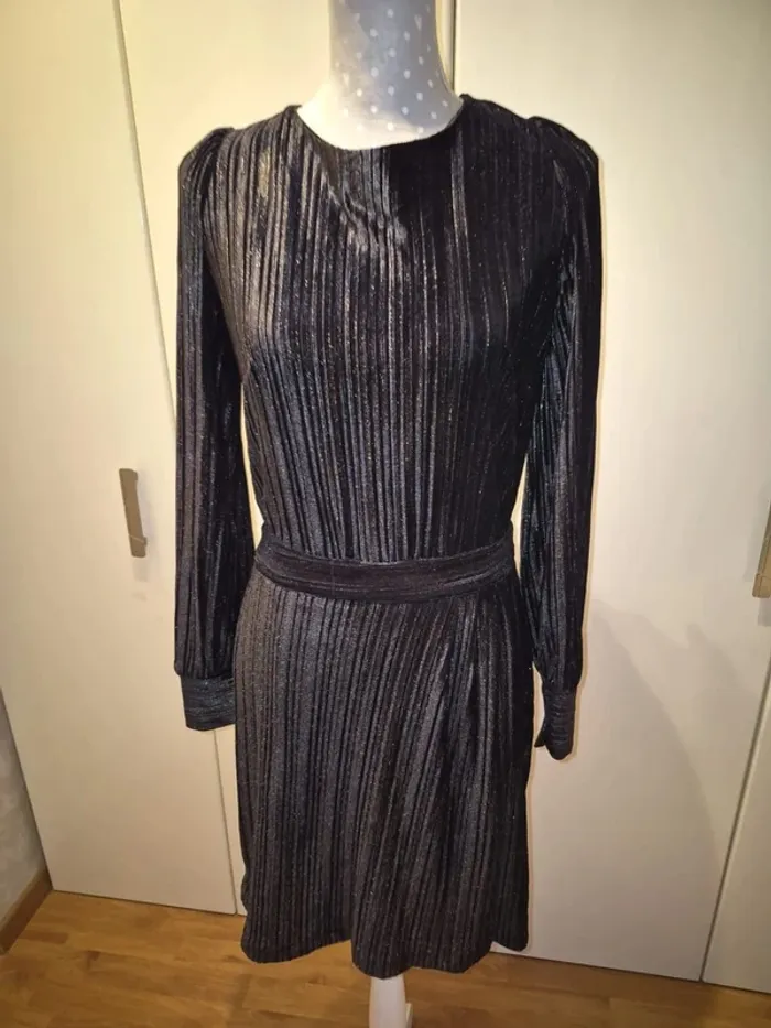 Jolie robe sexy neuve - photo numéro 2