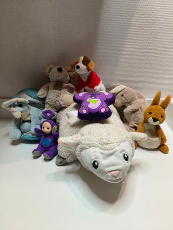 Lot 8 peluches diverses
