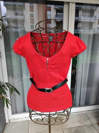 Haut décolleté manches courtes