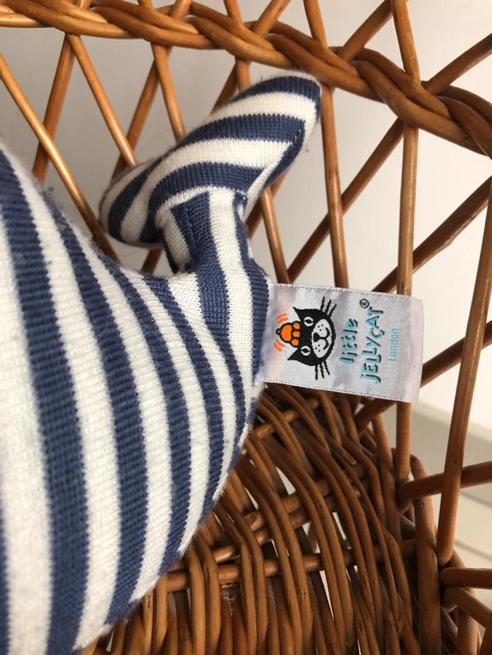 Doudou peluche baleine jellycat - photo numéro 2