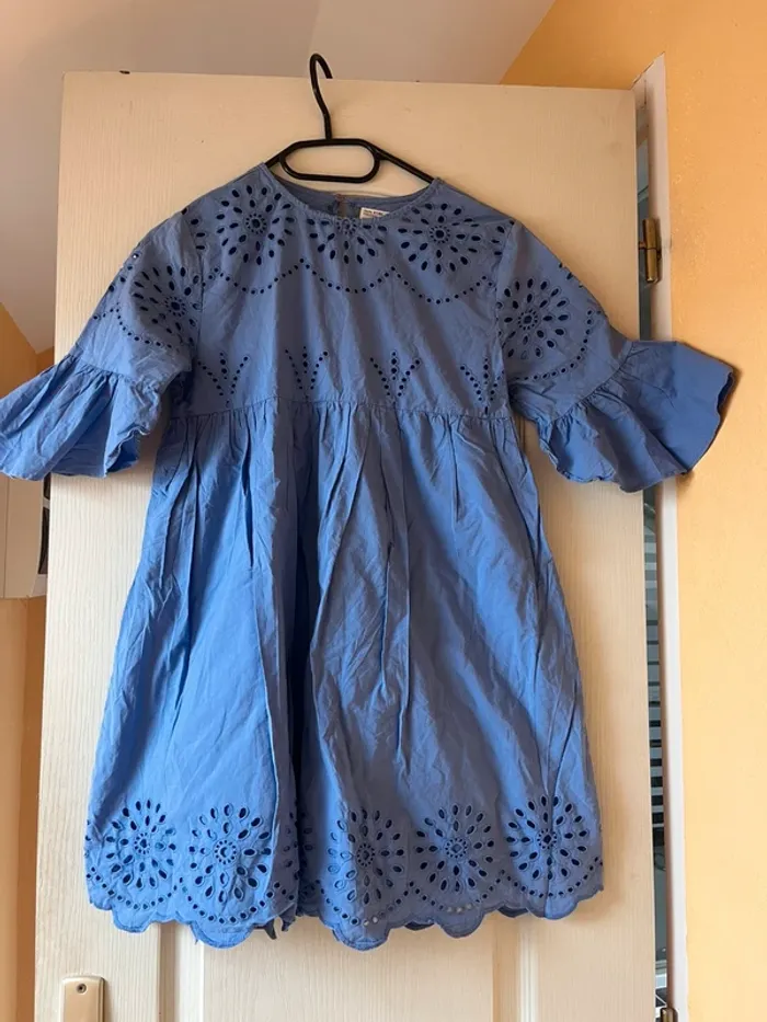 robe broderie zara bleu 11/12ans