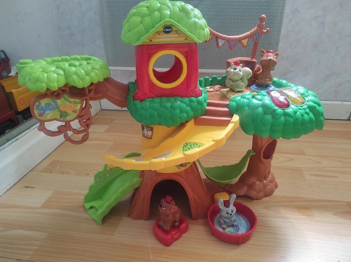 Arbre cabane