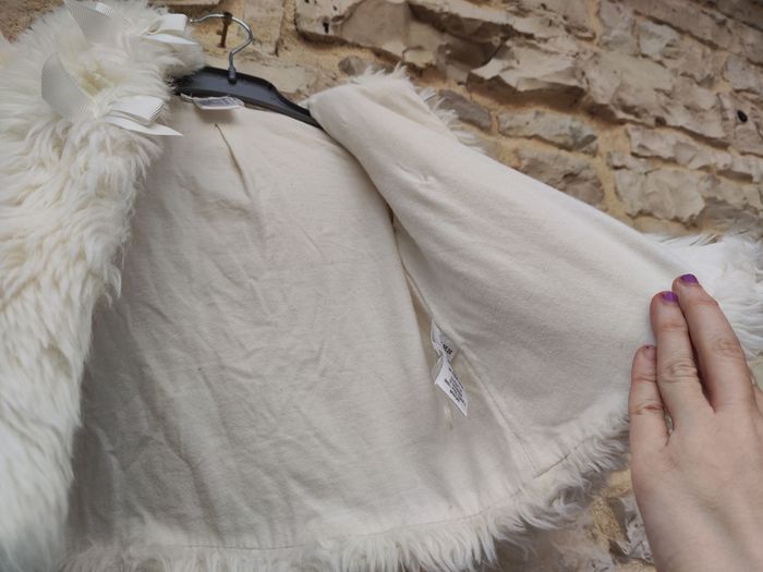Manteau fourré qui tient chaud 6mois🥵 envoye rapide aujourd'hui ou demain - photo numéro 10
