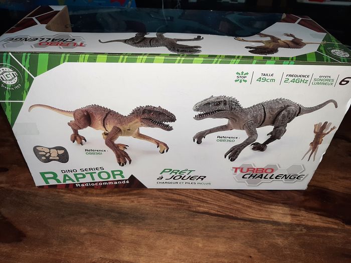 Dinosaure radiocommandé - photo numéro 3