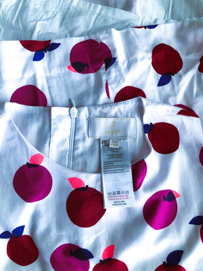 JACADI - ROBE FILLE MOTIF FRUITS, TOUCHES ROSE FLUO, ÉVASÉE & PLIS SUR LE BAS 8A - photo numéro 6