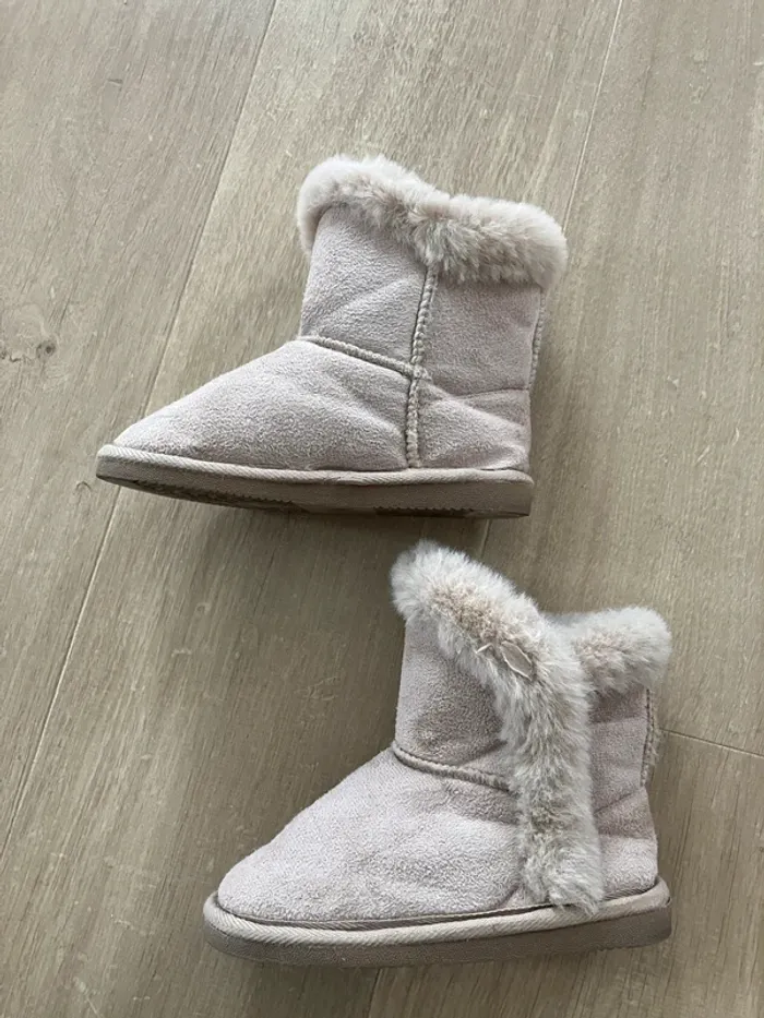 Bottes fourrées taille 28