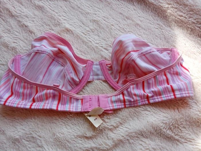 Soutien gorge rose - photo numéro 4