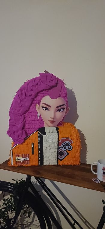 Piñatas K-pop Rumi 