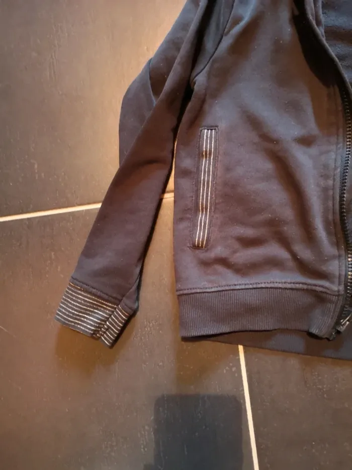 Sweat à capuche 7/8 ans - photo numéro 3