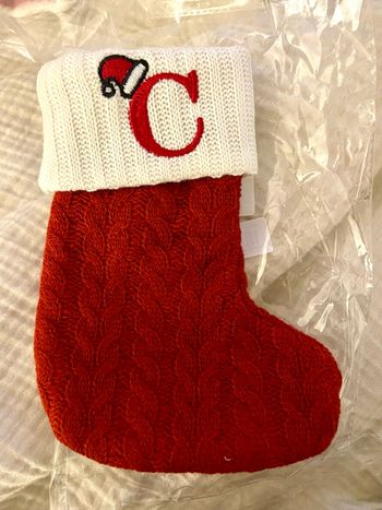 Petite chaussette de Noël  brodé C neuve