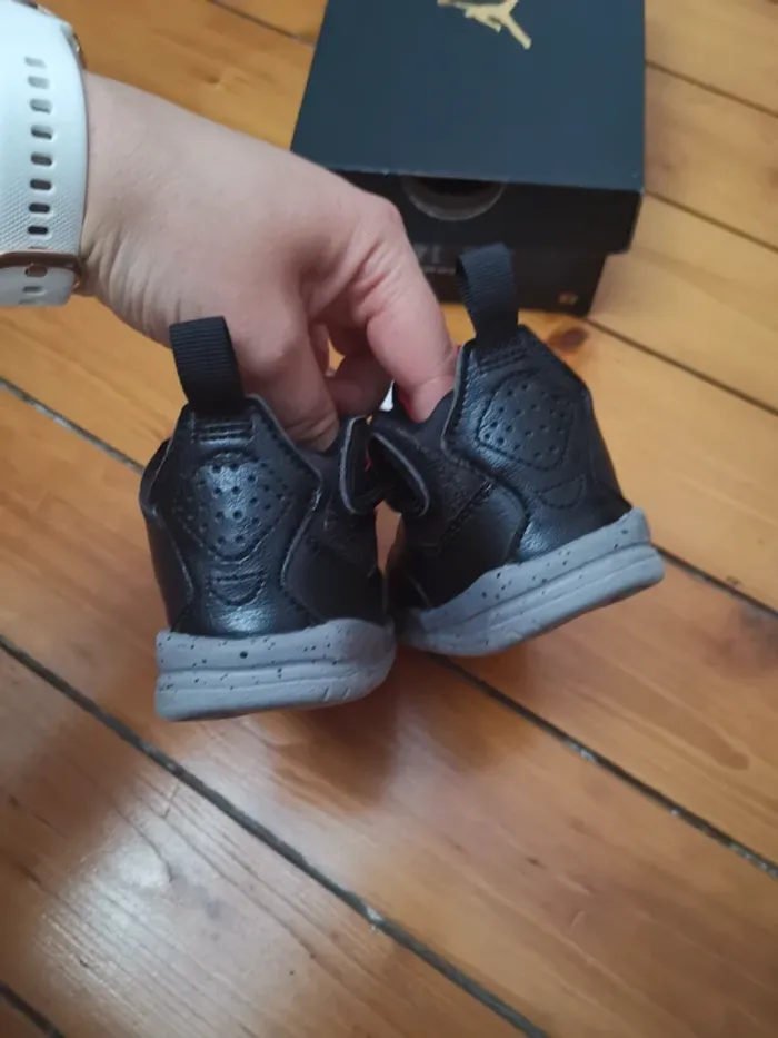 Baskets bébé jordan pointure 21 - photo numéro 5
