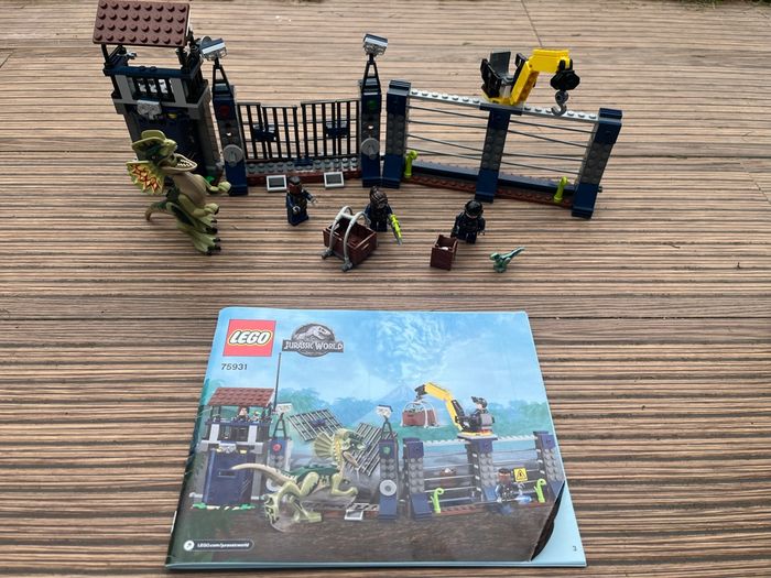 Lego Jurassic World 75931 L'attaque de l'avant-poste