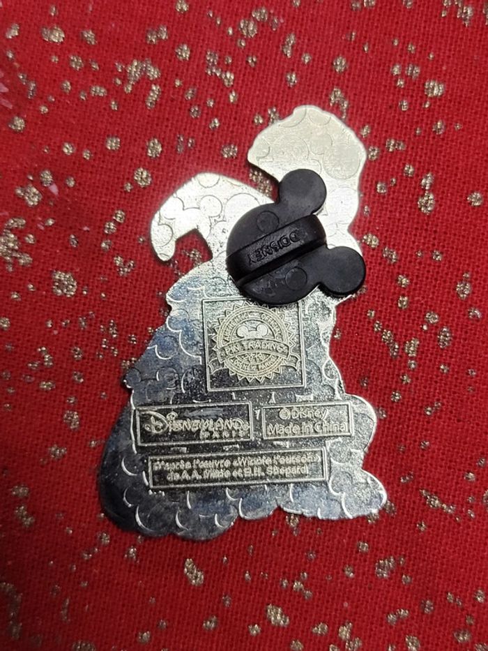Pin's bourriquet sorcière disney halloween 2019 - photo numéro 3