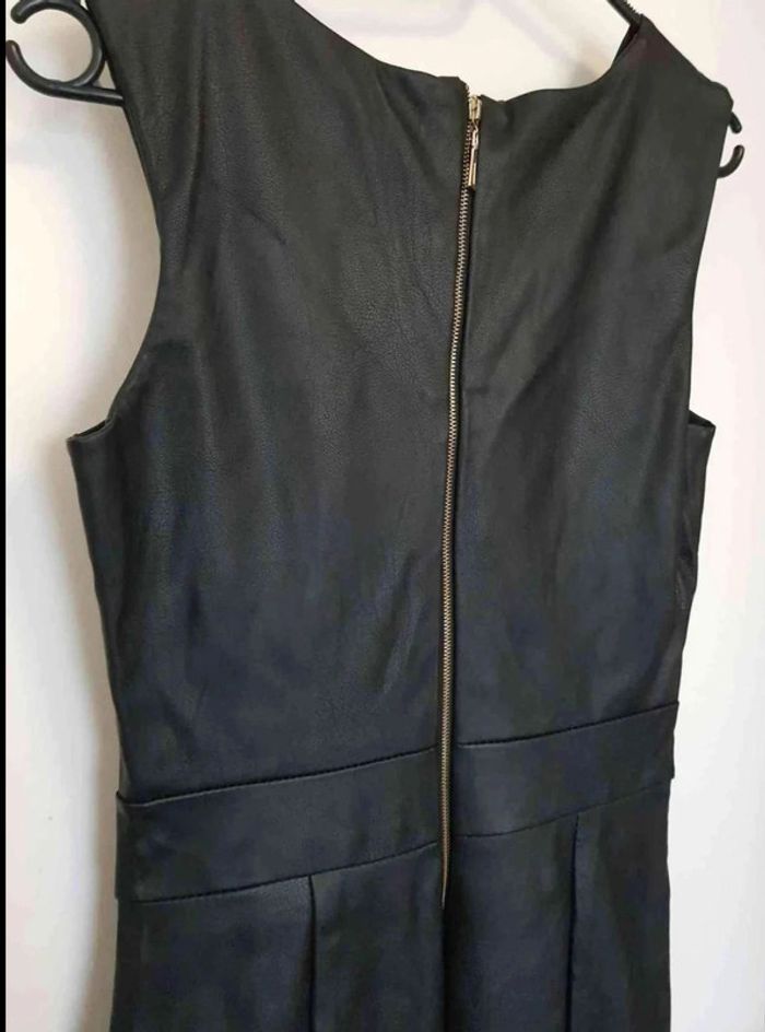 Robe  style  cuir  taille 38 - photo numéro 6