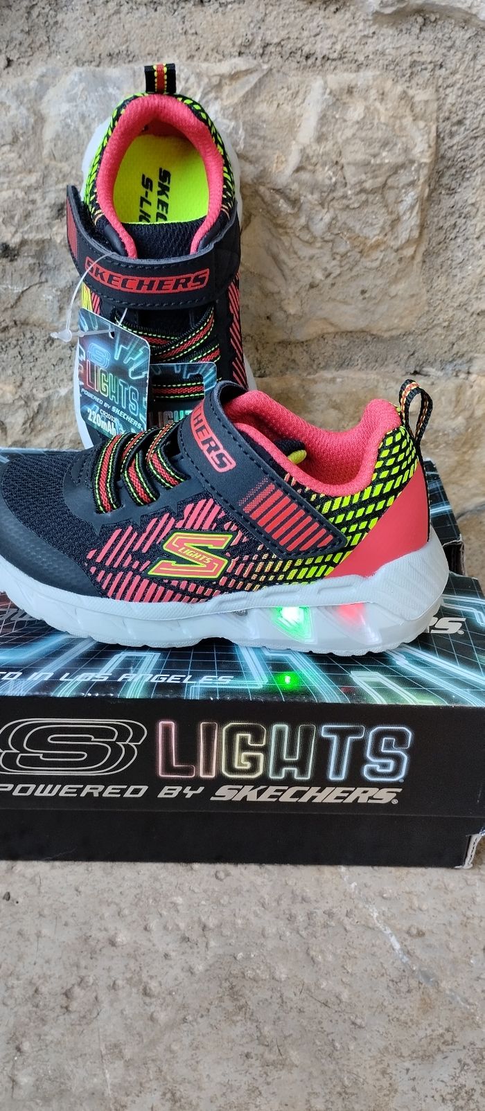 Baskets lumineuses Skechers S Lights Magna Lights – Pointure 22 ✨ - photo numéro 2