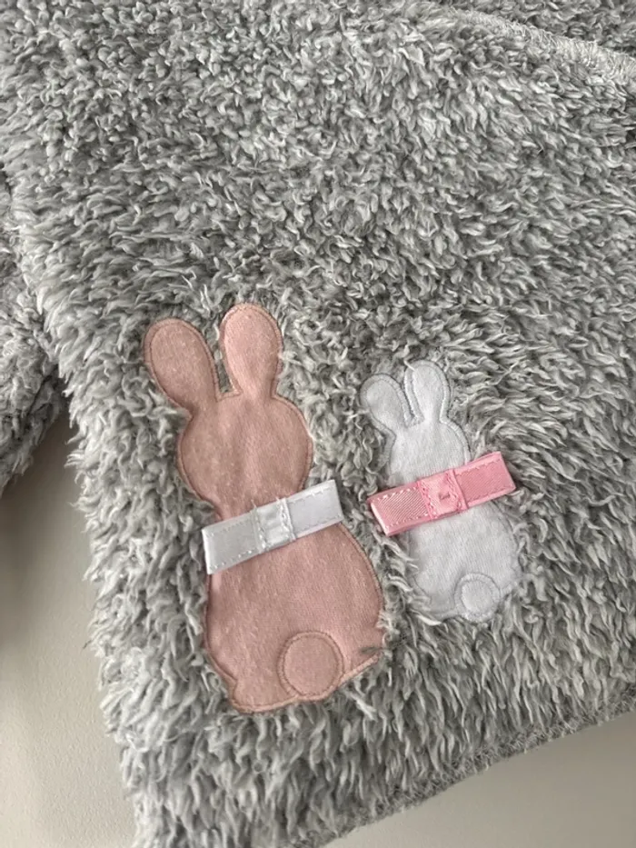 👚 gilet tout doux / gris - je ne sais quoi - bébé fille 3 mois - très bon état - photo numéro 2