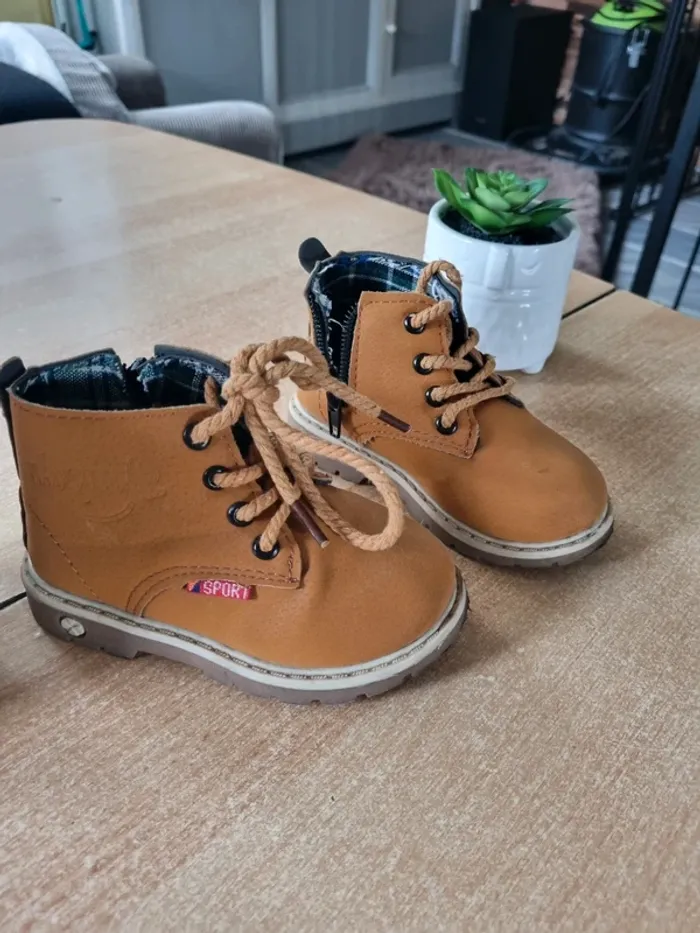 Chaussure bébé 🚼 23 - photo numéro 2
