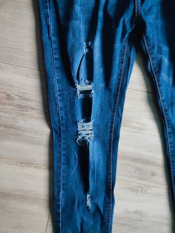 Jean effet troué - photo numéro 2