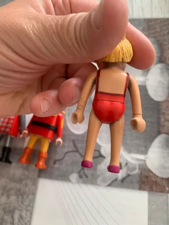 6 personnages adultes Playmobil - photo numéro 4