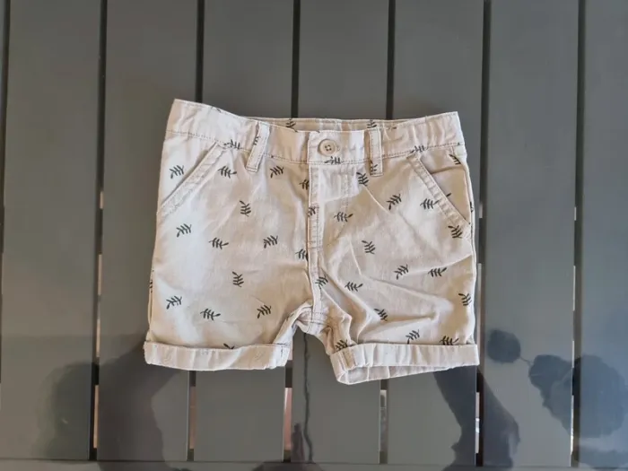 Short beige 24 mois