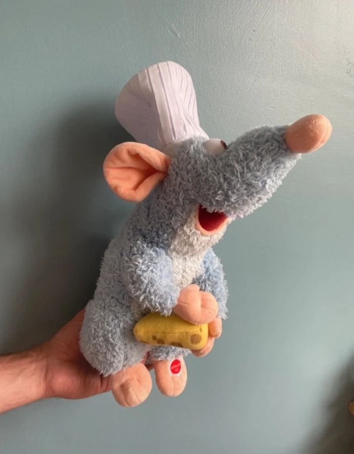 Grande peluche Disney remy le rat de ratatouille