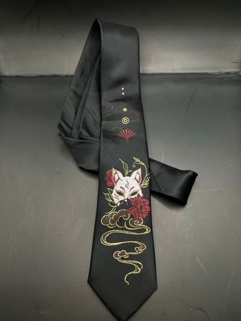 Cravate broder détail chat or 