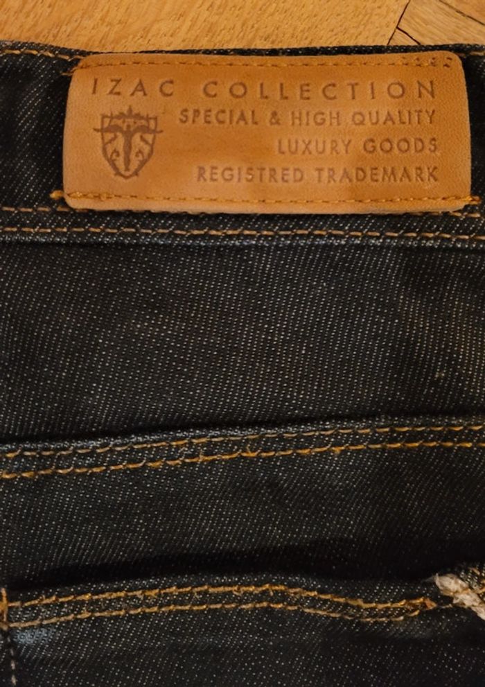 Jeans Izac comme neuf - photo numéro 3