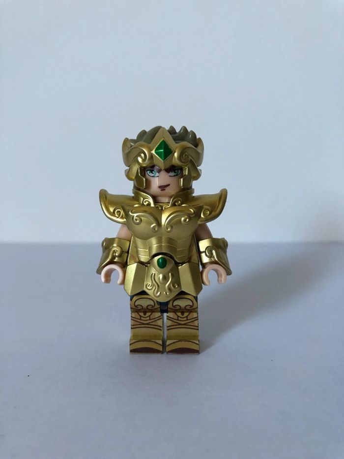 Figurine type lego Chevalier du Lion. Les chevaliers du zodiaque. Saint Seiya