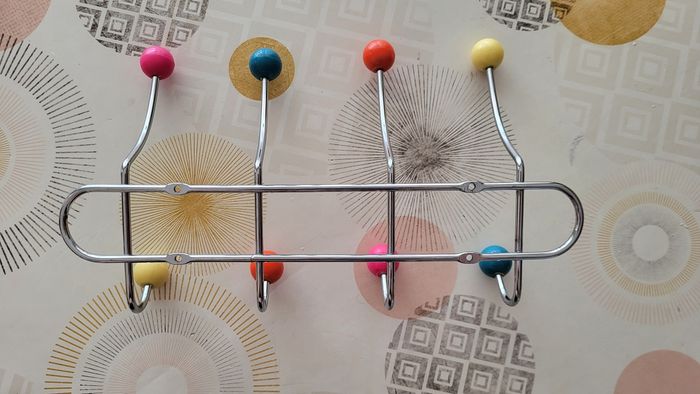 Portemanteau à Suspendre avec 8 Crochets Chromés&Boules Plastiques Multicolores-Style Sputnik 60s - photo numéro 3