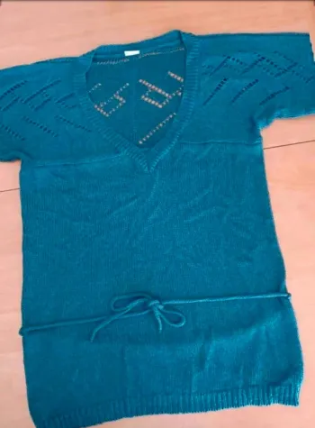 Petit  pull tunique  manches courtes 42 bon  état