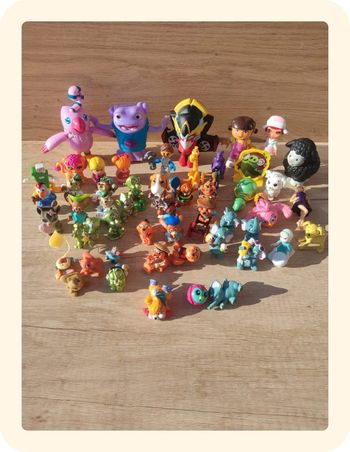 Lot 50 figurines