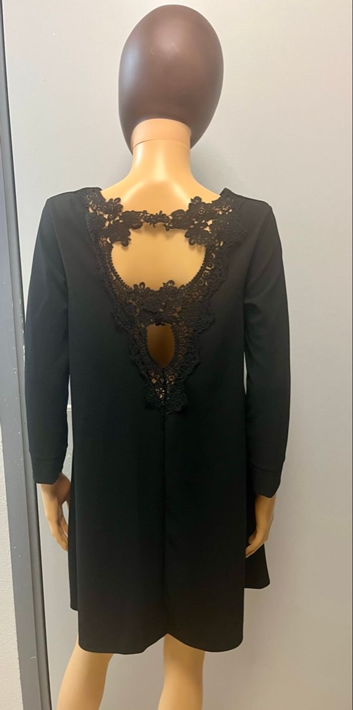 Robe noire dos nu - photo numéro 2