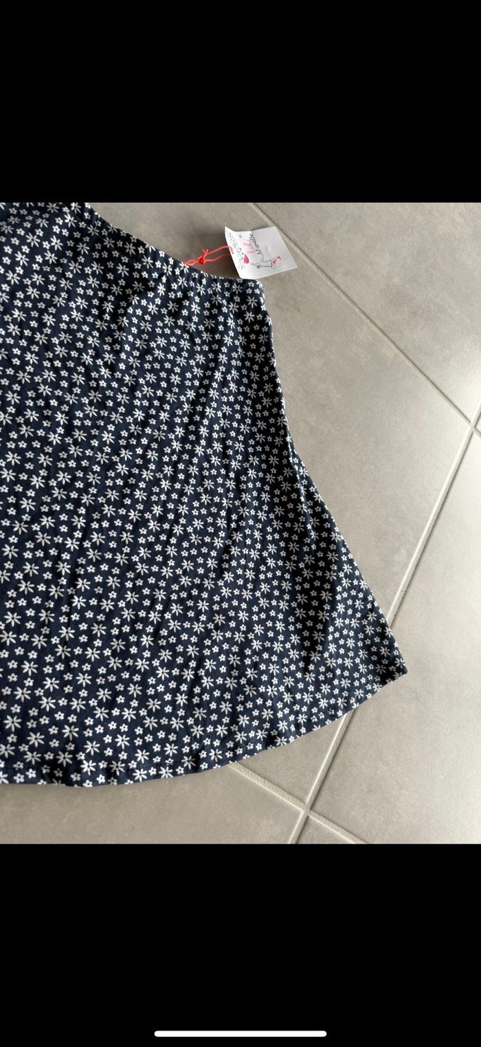 Jupe patineuse marine à fleurs 10 ans - photo numéro 4